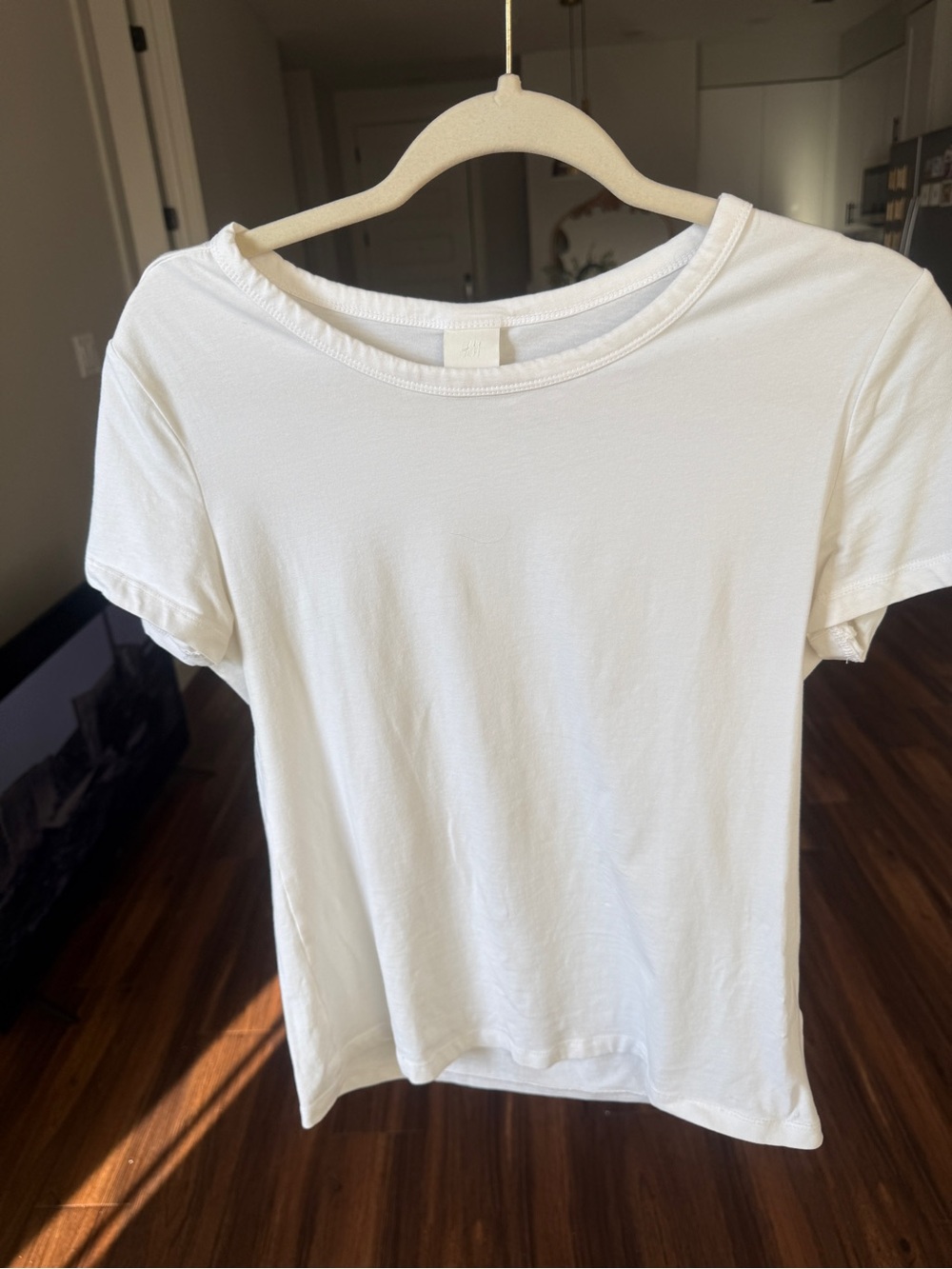 H&M White Short Sleeve Crewneck Tee